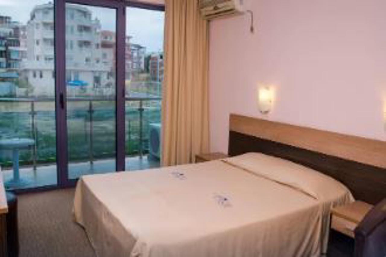 Hotel Bijou Ravda Extérieur photo