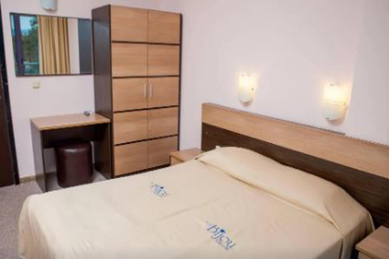 Hotel Bijou Ravda Extérieur photo